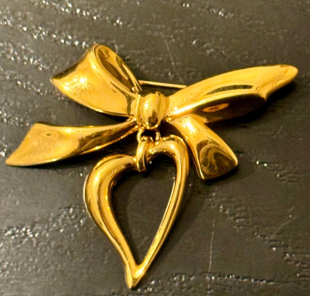 Vintage Signed Monet Gold Tone Ribbon Heart Brooch